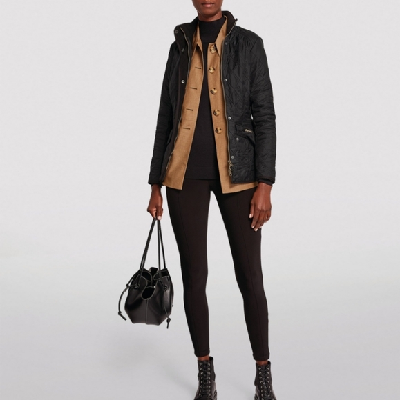 Meet your Posher, Karen - Picture 2 of 4